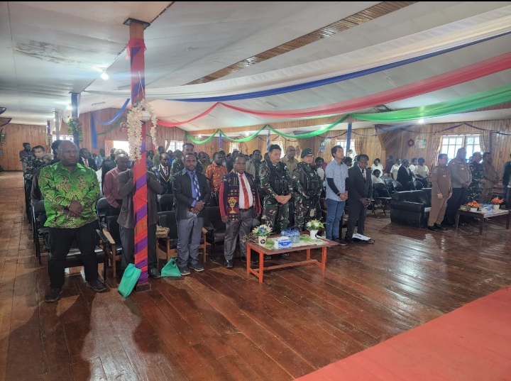 Dansatgas TNI 300 Siliwangi Dampingi Bupati Puncak Dalam Rangka Pembukaan Konferensi V GKII Klasis Ilaga Timur di Gome Papua