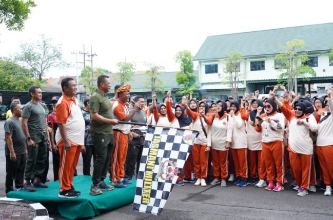 Kodam V/Brawijaya Gelar Jalan Sehat Peringati HUT Korpri ke-53