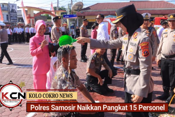 Polres Samosir Naikkan Pangkat 15 Personel dan Serahkan KEP Pensiun 2 Personel