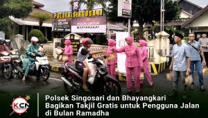 Polsek Singosari dan Bhayangkari Bagikan Takjil Gratis untuk Pengguna Jalan di Bulan Ramadha